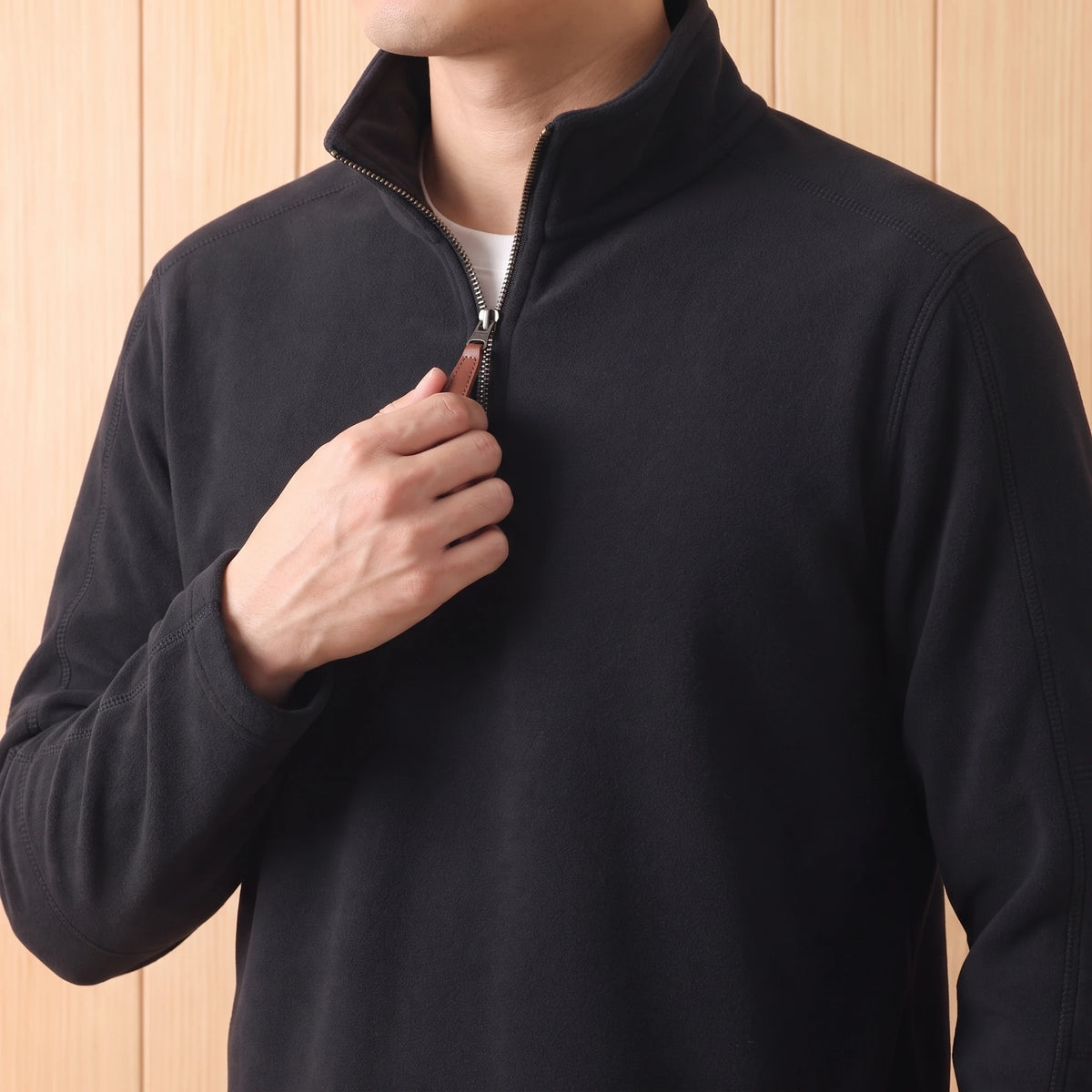 ZIP NECK FLEECE PULLOVER worn