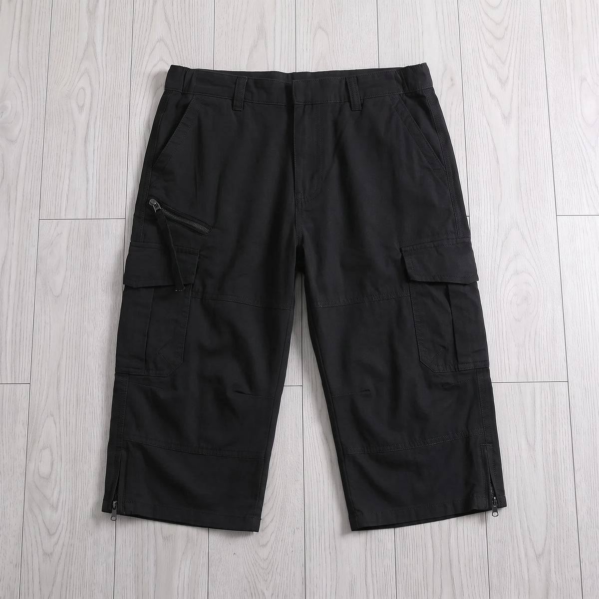 CARGO CAPRI SHORTS Black