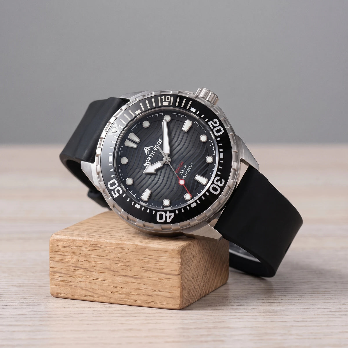 WAVE DIAL DIVER WATCH Black Strap