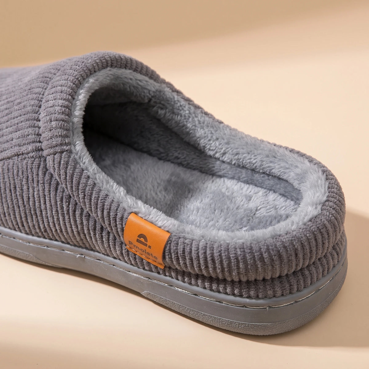 CUSHION COMFORT SLIPPERS fleece collar close-up