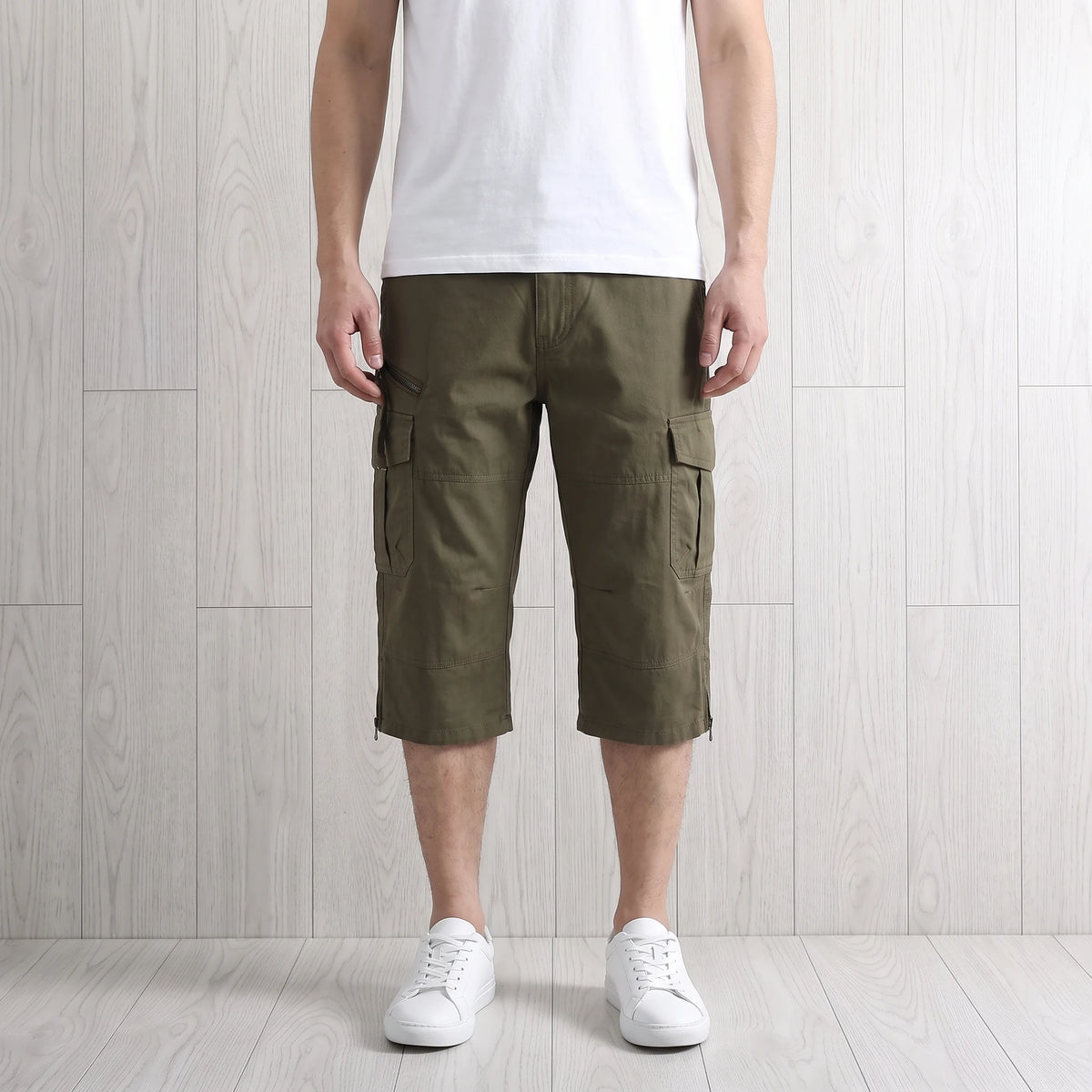 CARGO CAPRI SHORTS worn