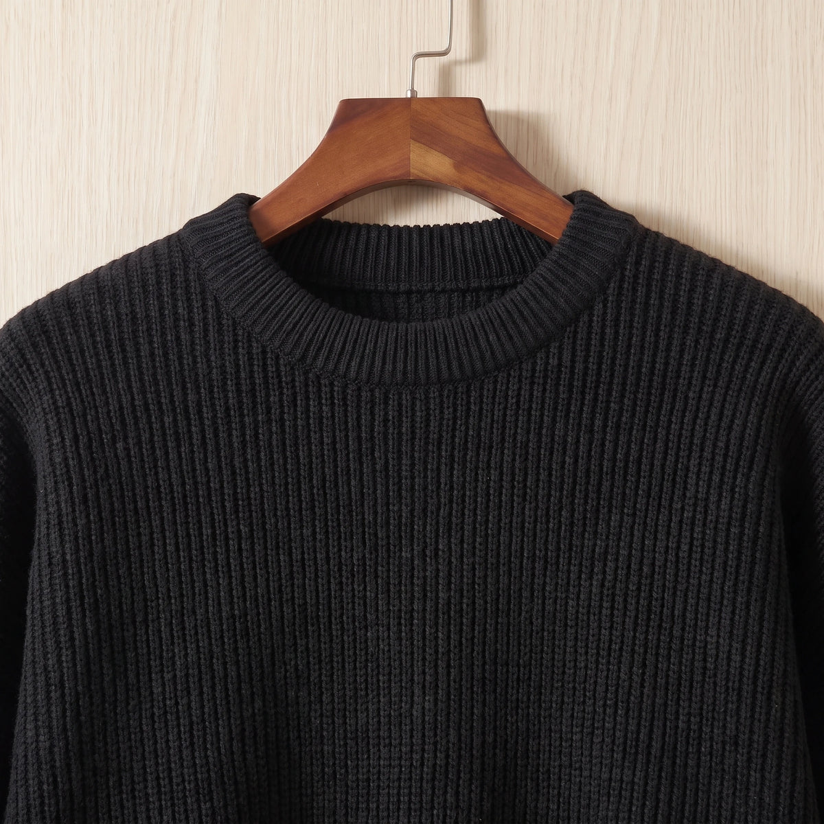 THICK KNIT CREW SWEATER close-up of the ribbed crew neck